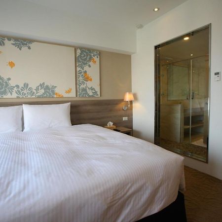 Aeris International Hotel Taichung Exterior photo
