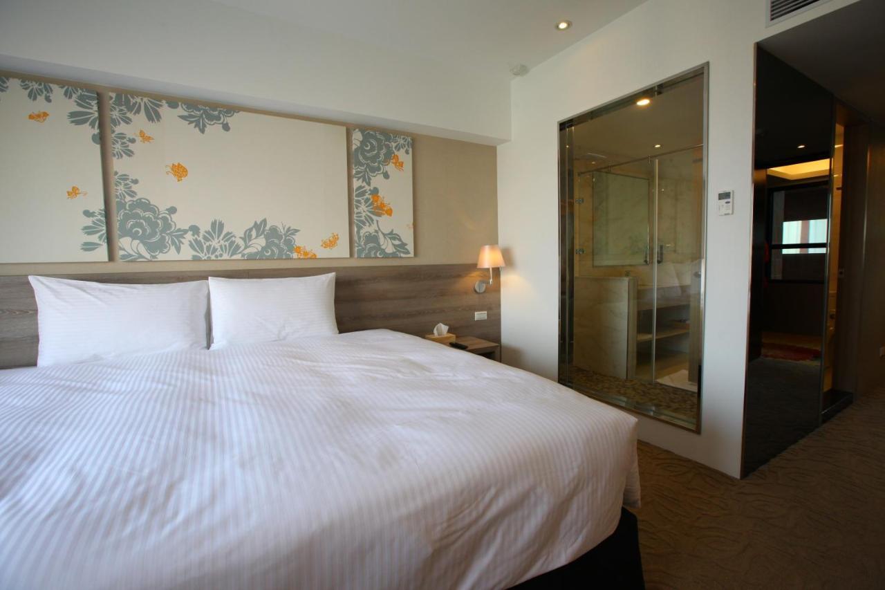 Aeris International Hotel Taichung Exterior photo