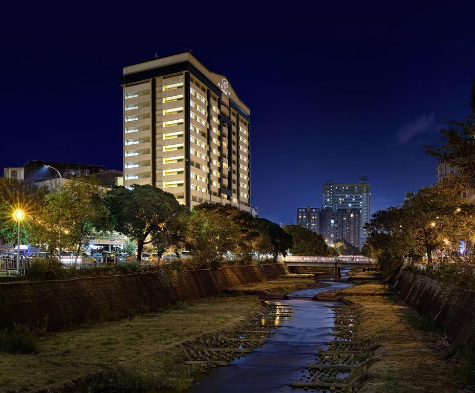 Aeris International Hotel Taichung Exterior photo