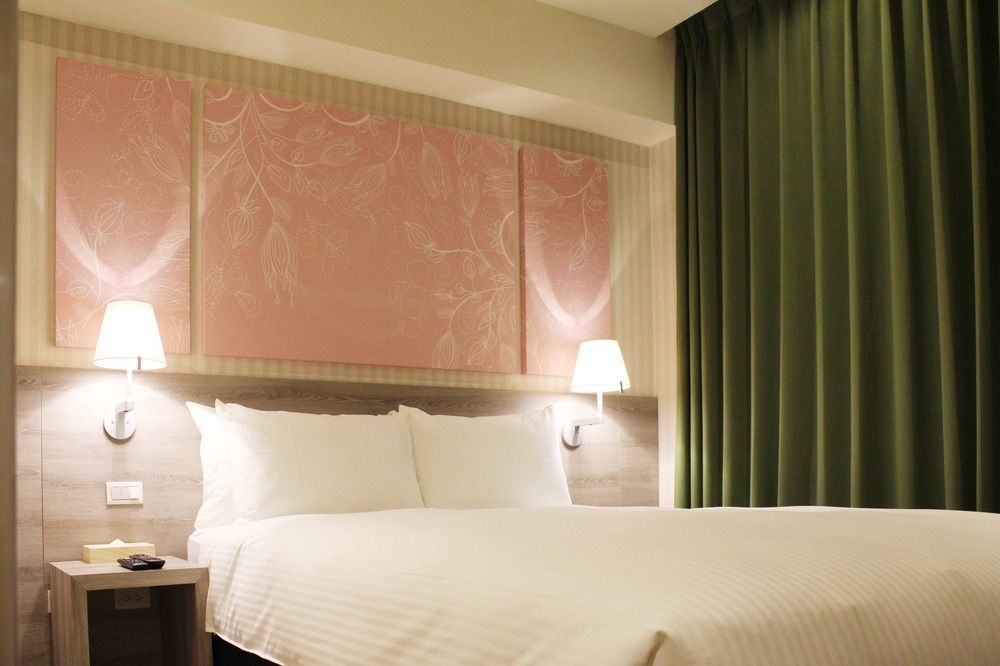 Aeris International Hotel Taichung Exterior photo
