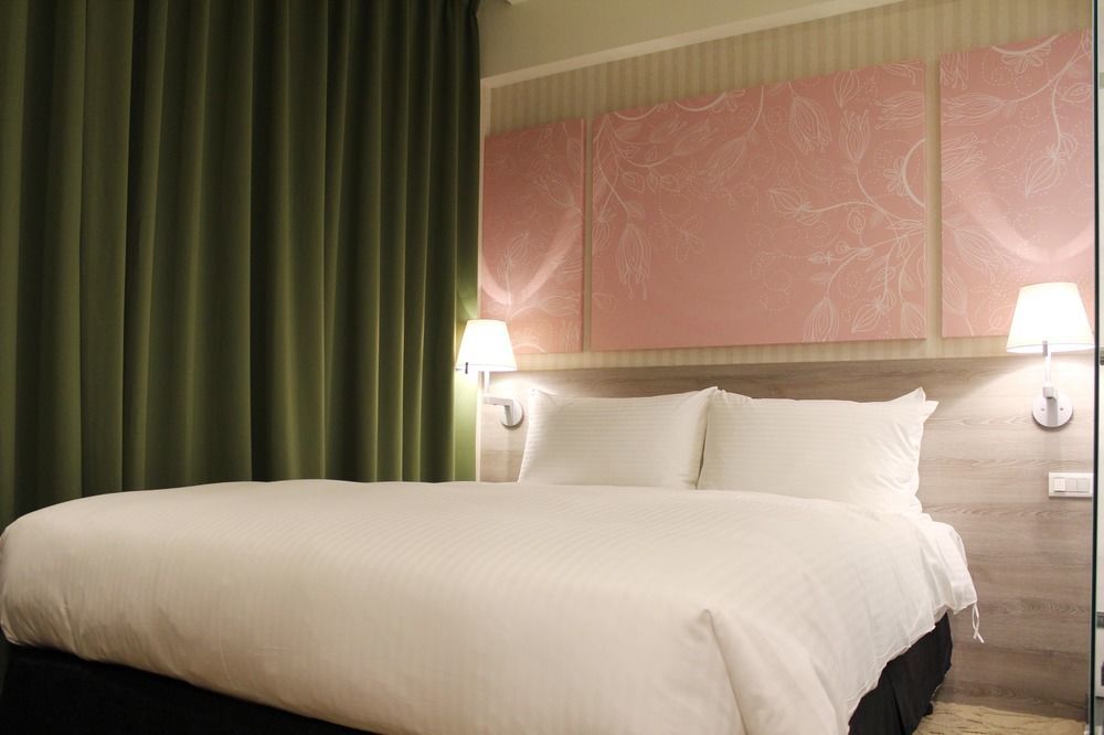 Aeris International Hotel Taichung Exterior photo