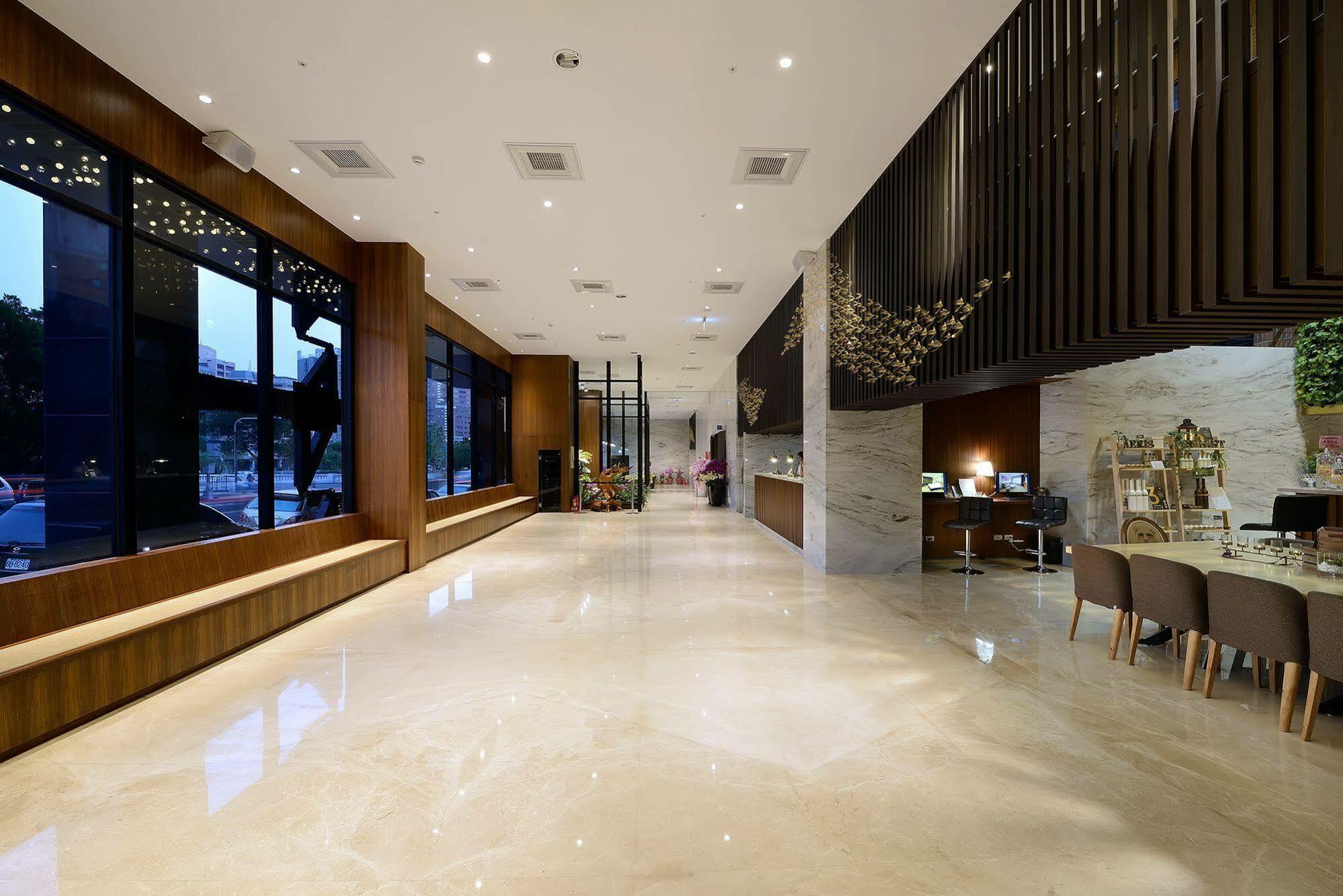 Aeris International Hotel Taichung Exterior photo