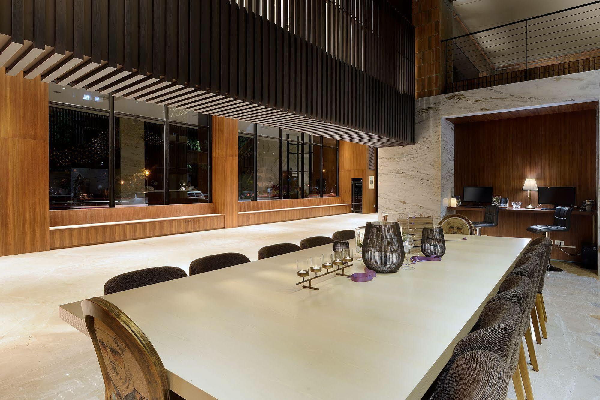Aeris International Hotel Taichung Exterior photo