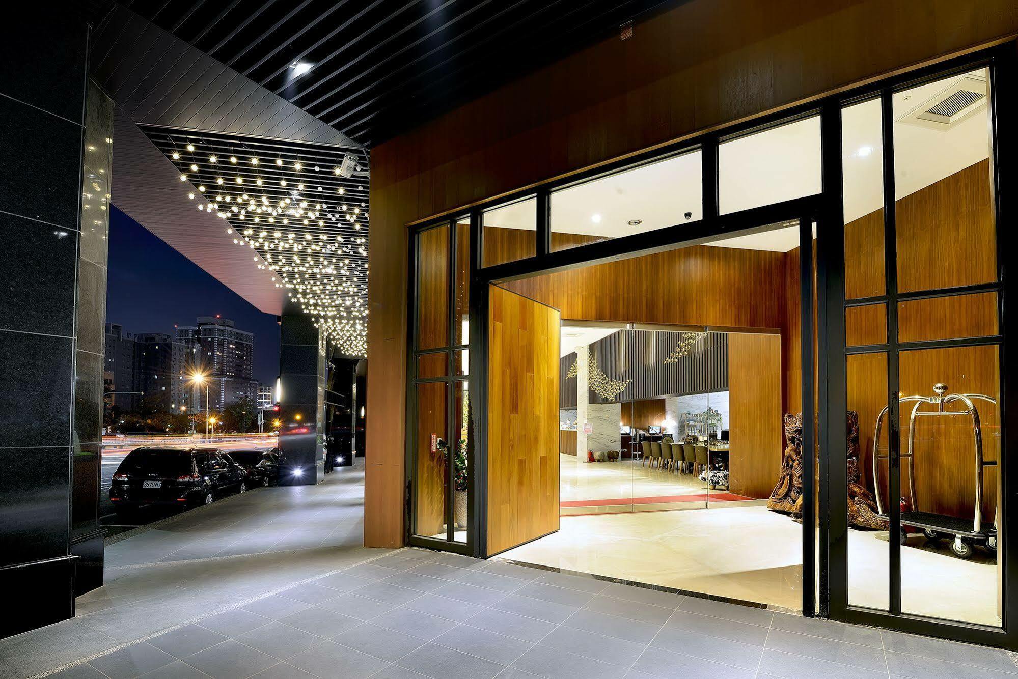 Aeris International Hotel Taichung Exterior photo