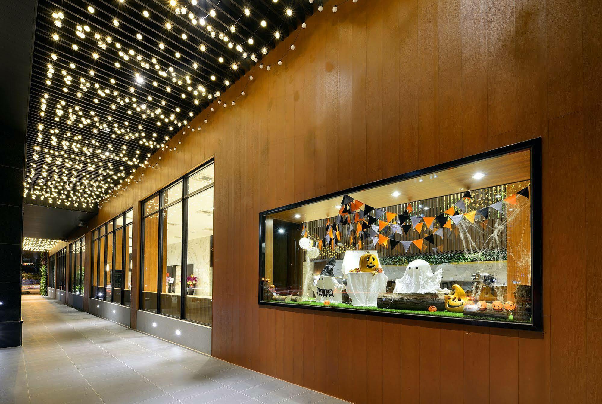 Aeris International Hotel Taichung Exterior photo